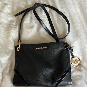 Crossbody Michael Kors purse